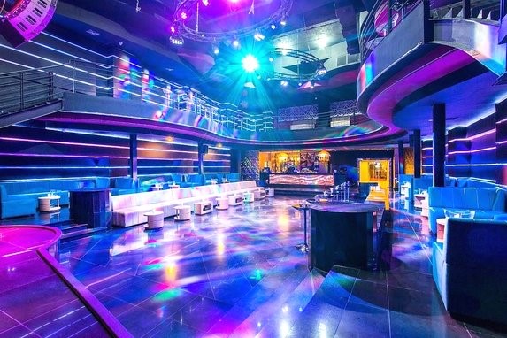 Kviar Show Disco Picture 2
