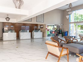 Lobby and reception of the Ocean View Cancun Arena