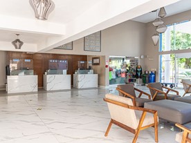 Lobby y recepcion del hotel Ocean View Cancun Aren