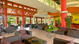 Lobby and reception of the Iberostar Tainos hotel