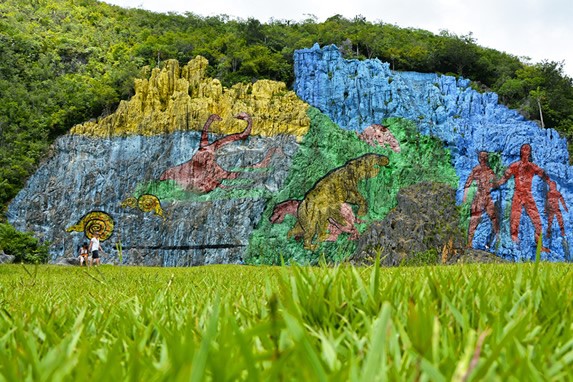 Prehistory mural in Pinar del Rio