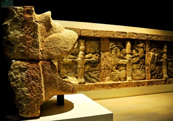Exposition at the Maya Museum in Cancun
