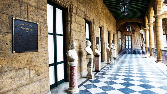 Marble statues in the hallways of the palace