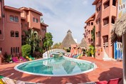Vista de la piscina para niños del hotel