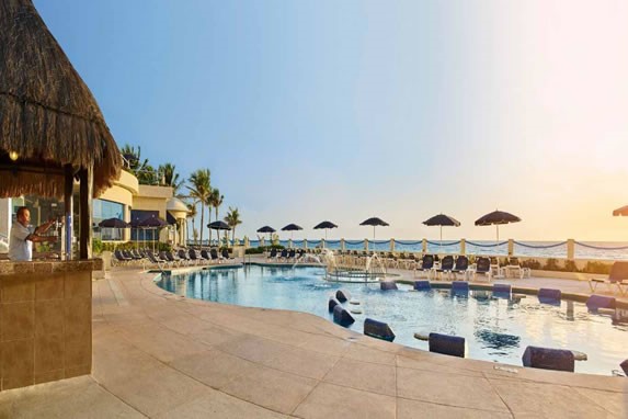 Occidental Tucancun hotel pool