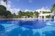 Piscina del hotel Grand Oasis Tulum