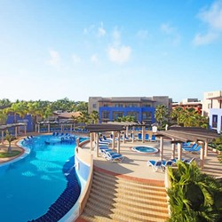 Hotel pool and jacuzzi