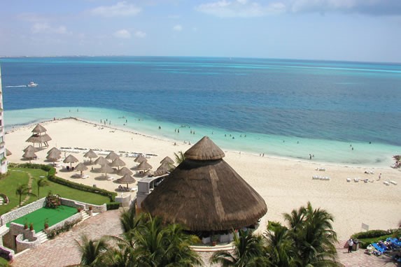 Playa Langosta, Cancun, Vista de la playa