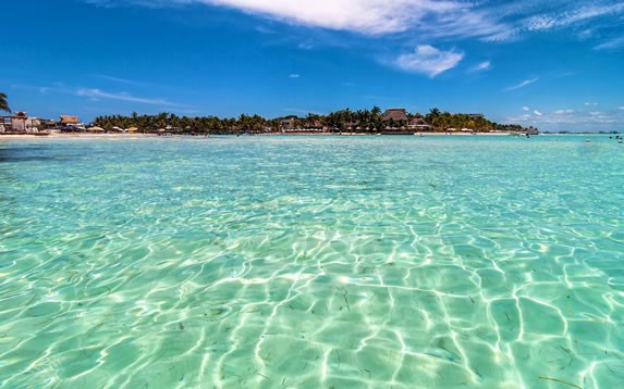 Playa Norte, Cancun - View transparent waters