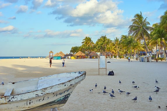 Playa Norte, Cancun - Thin white sand