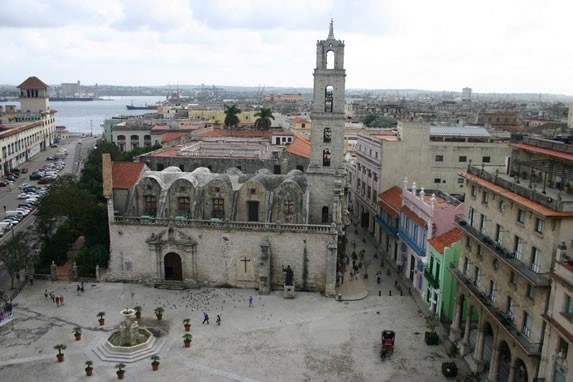 Plaza  San Francisco sitio turístico en La Habana