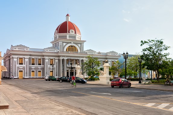Plaza de Armas en Cienfuegos 
