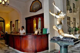 Recepción del hotel Florida