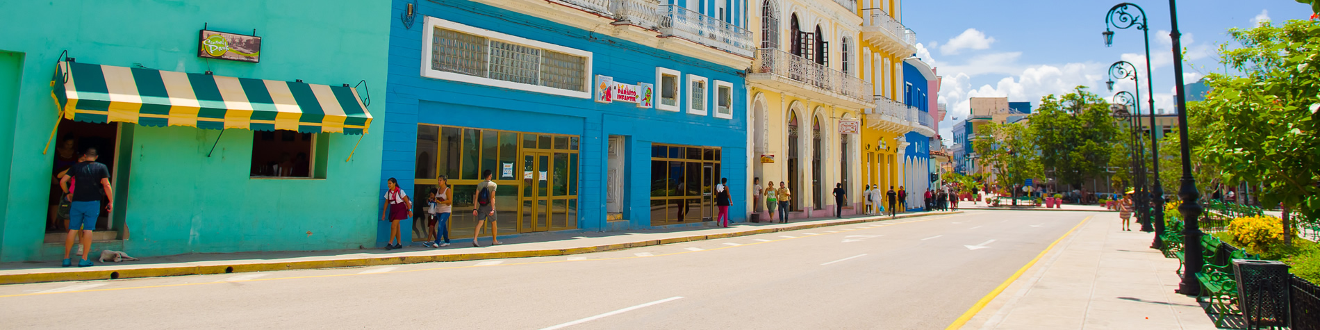 Calle y comercios en santa clara