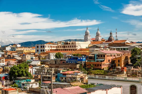 Vista aérea de la ciudad de Santiago de Cuba