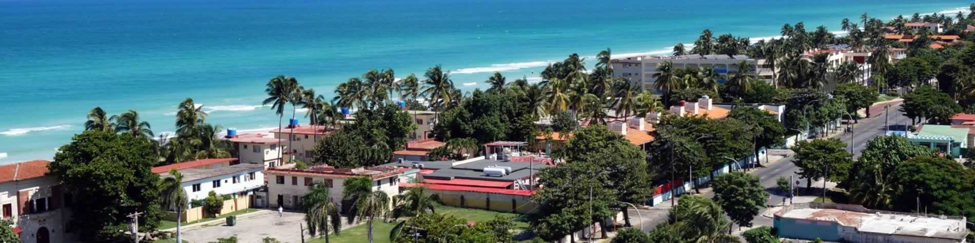 Vista de el pueblo de varadero con la playa