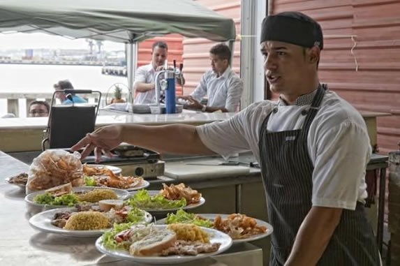 Food sale in San José warehouses