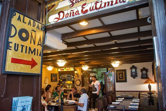 Vista del interior del restaurante