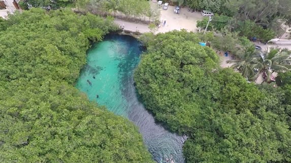 Vista aérea de Casa Cenote