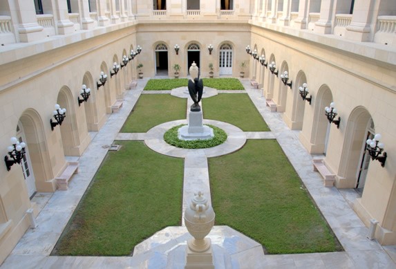 View of one of the inner courtyards of the Capitol