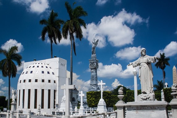 art deco en el interior del  Cementerio de Colon