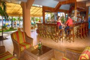 bar de la piscina del hotel Cub Tropical