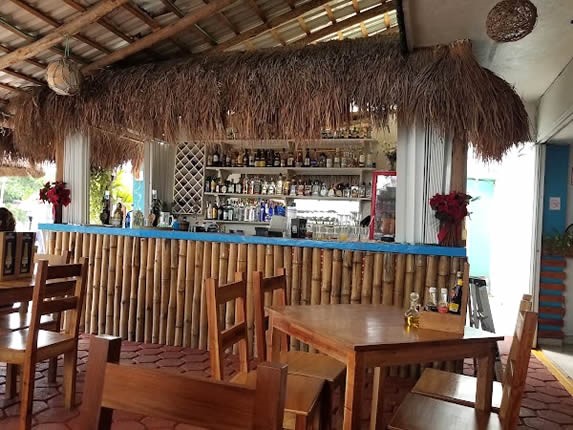 Restaurant bar