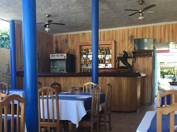 Bar en el interior del restaurante