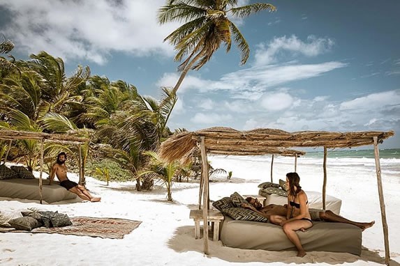 Beds to relax on the beach
