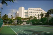 Tennis court at the Grand Oasis Palm hotel