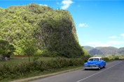 Road through the valleys of Viñales