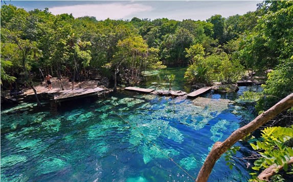 Vista del Cenote Azul, Riviera Maya