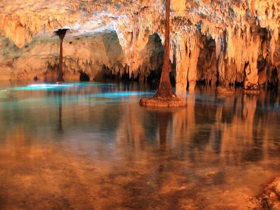 Caves in the Cenote Sac Actun