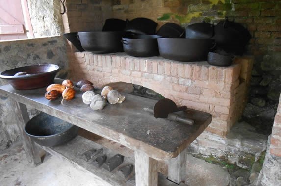 antigua cocina de ladrillos 
