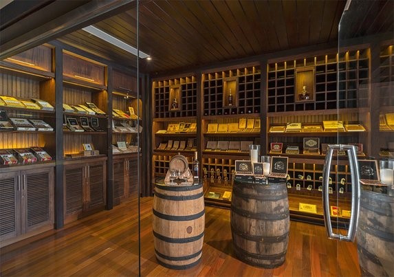 Don Queco Cigar Bar Picture 3