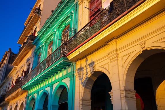 Coloridos  edificios en La Habana Vieja