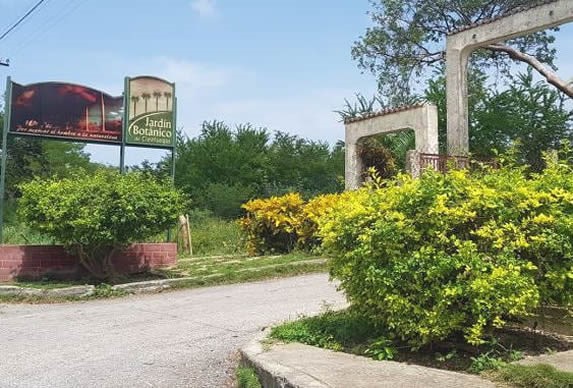 Entrance to the botanical garden of Cienfuegos