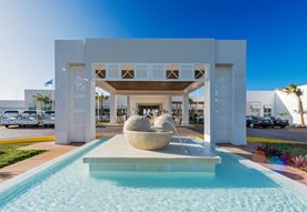 hotel facade with decorative exterior fountain