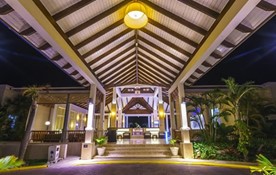 entrance with wooden ceiling and lights