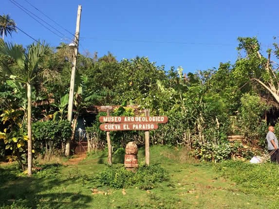 Entrada al museo Arqueológico en Baracoa