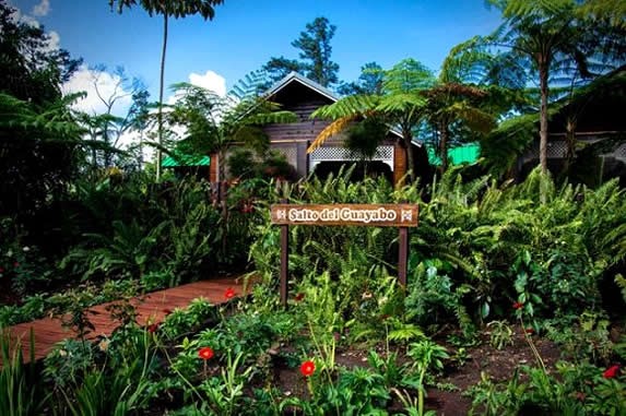 Entrada al salto del guayabo, en Holguin