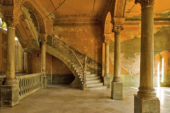 marble staircase at the entrance of the restaurant