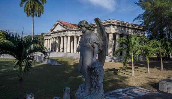 classical greek style architecture entrance