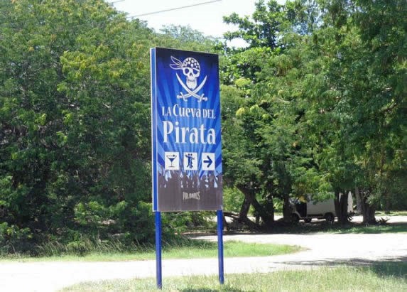 Entrance of the bar La Cueva del Pirata