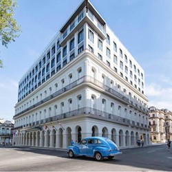 Facade of the Bristol hotel