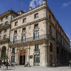 Facade of the Palacio San Felipe hotel