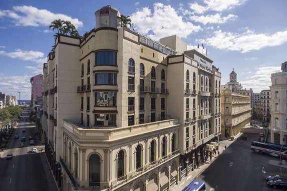 Vista áerea de la fachada del hotel