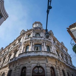 Facade of the hotel Raquel