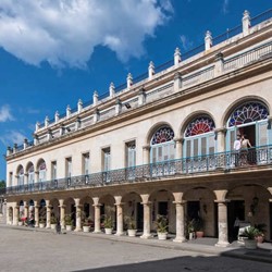 Facade of the hotel Santa Isabel