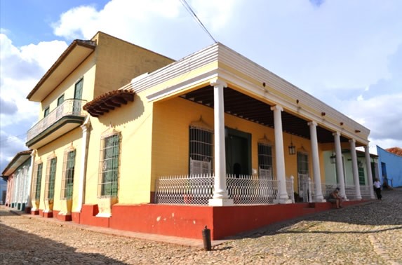 Fachada del museo de arqueología Guamuhaya